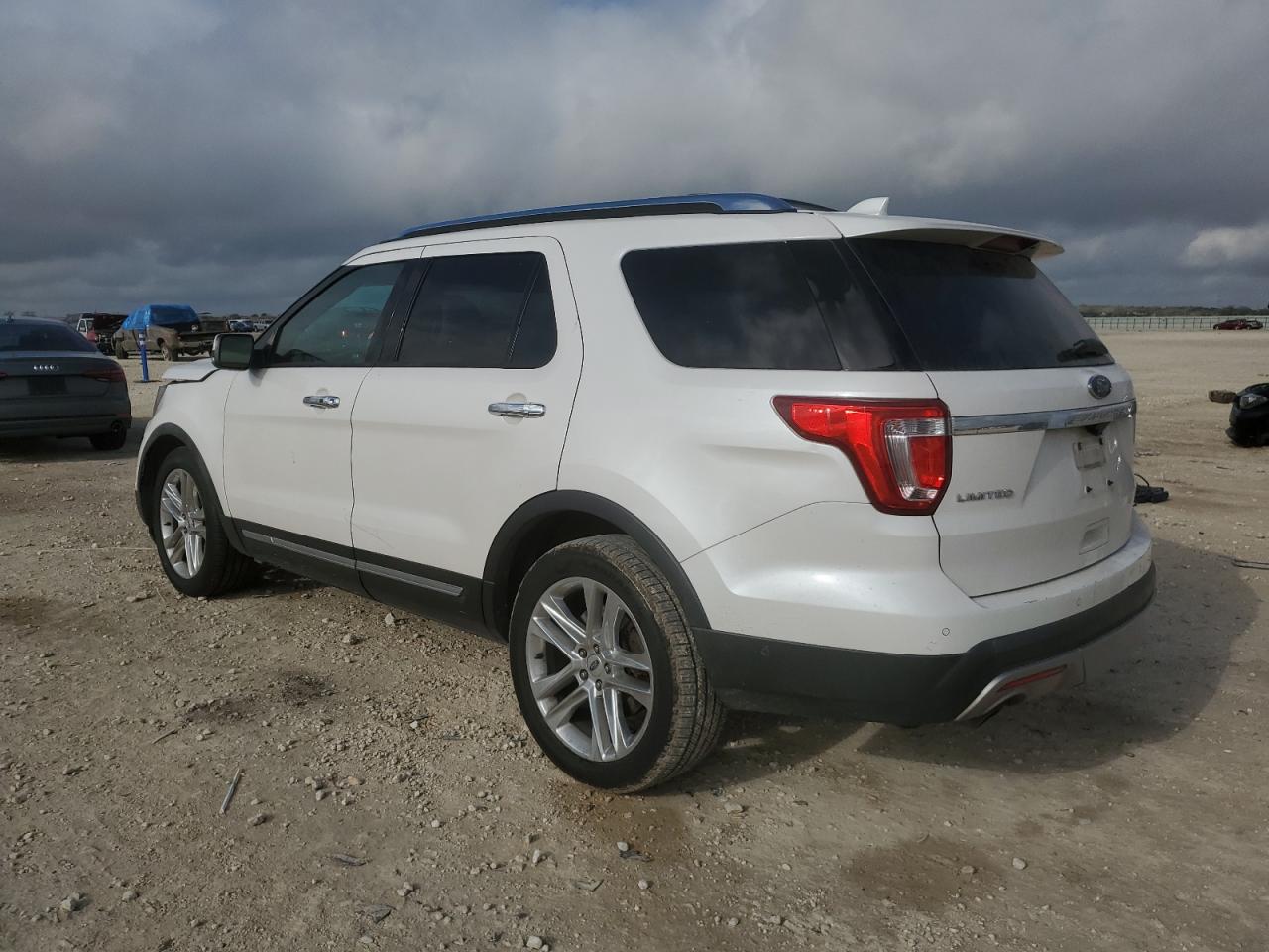 2017 Ford Explorer VIN 1FM5K7F82HGD16701 Copart auction photo, front end / side damage thumbnail 2