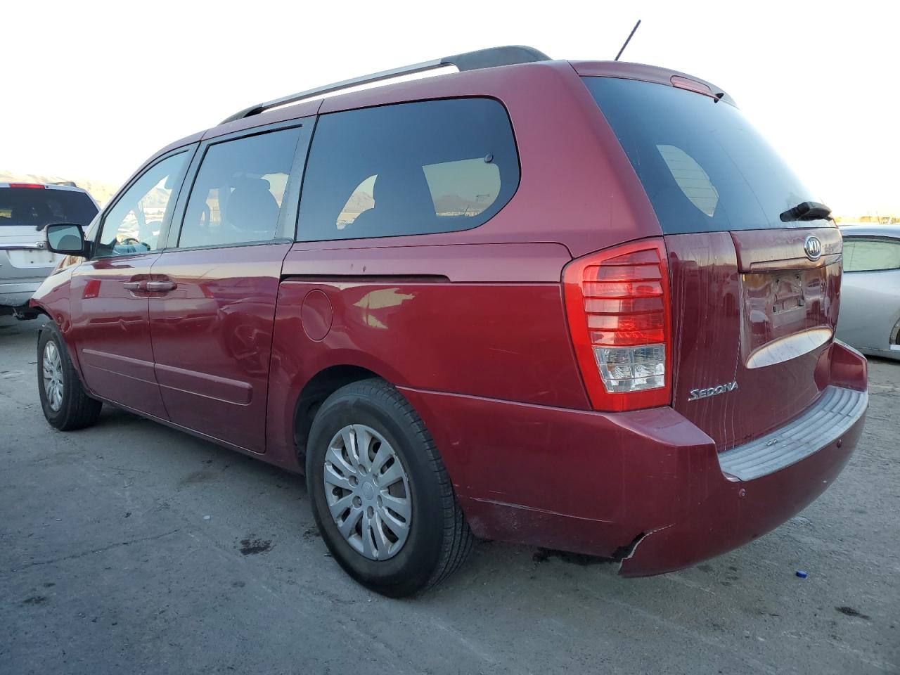 2011 KIA Sedona VIN KNDMG4C78B6376006 Copart auction photo, front end damage thumbnail 2