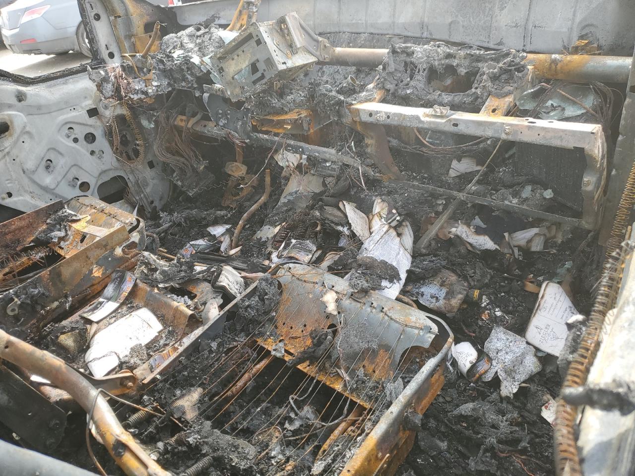 2007 Ford F350 VIN 1FTWX31557EA35728 Copart auction photo, burn damage thumbnail 8