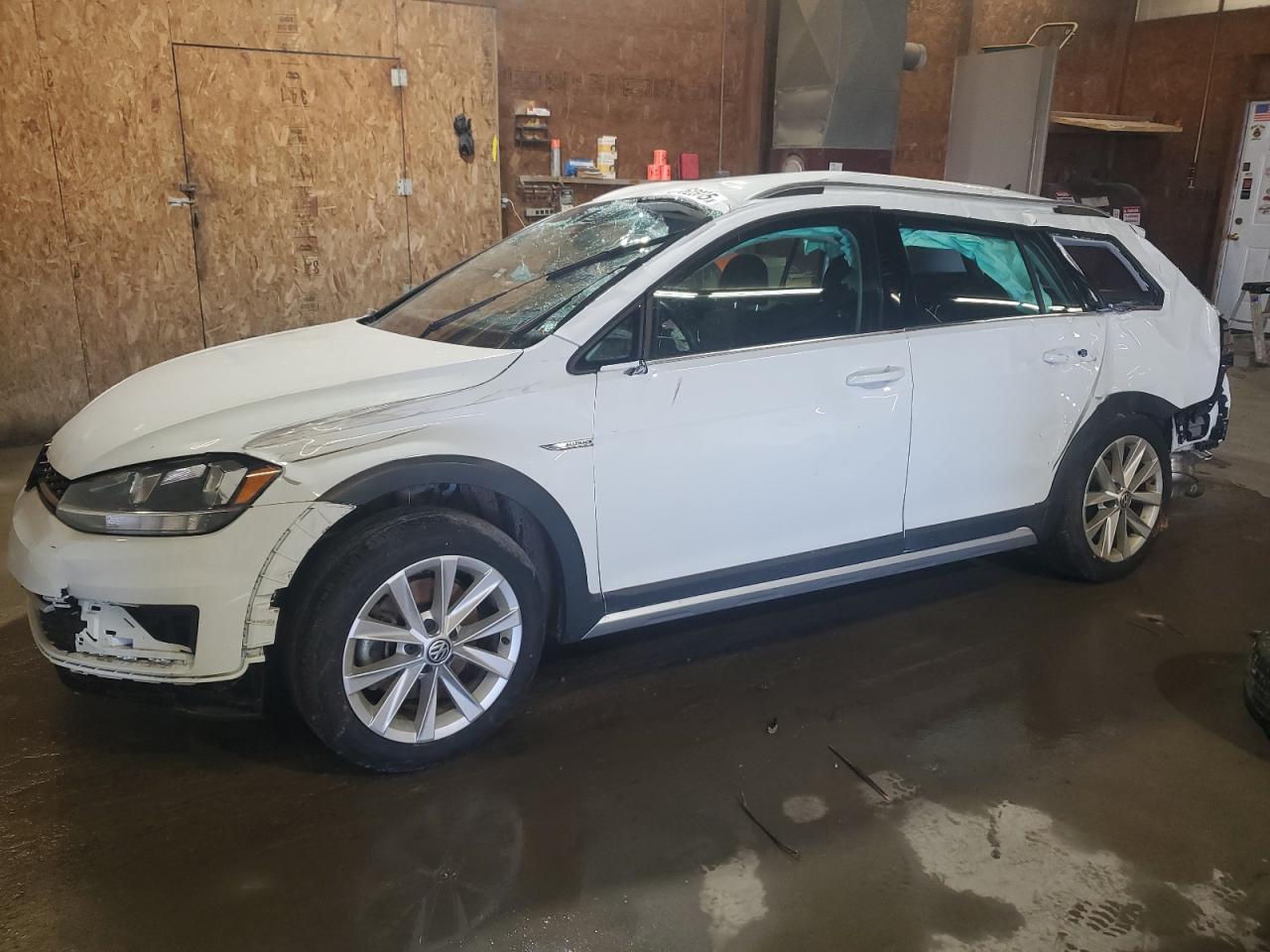 2019 Volkswagen Golf VIN 3VWH17AU4KM515817 - Copart auction photo