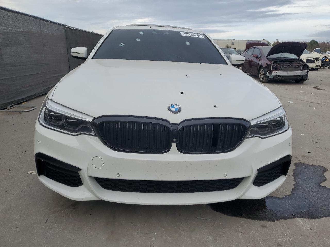 2019 BMW 5er VIN WBAJE5C55KG919266 Copart auction photo, vandalism / side damage thumbnail 5