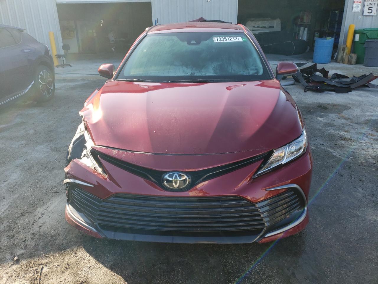 2022 Toyota Camry VIN 4T1C11AK4NU016472 Copart auction photo, all over damage thumbnail 5