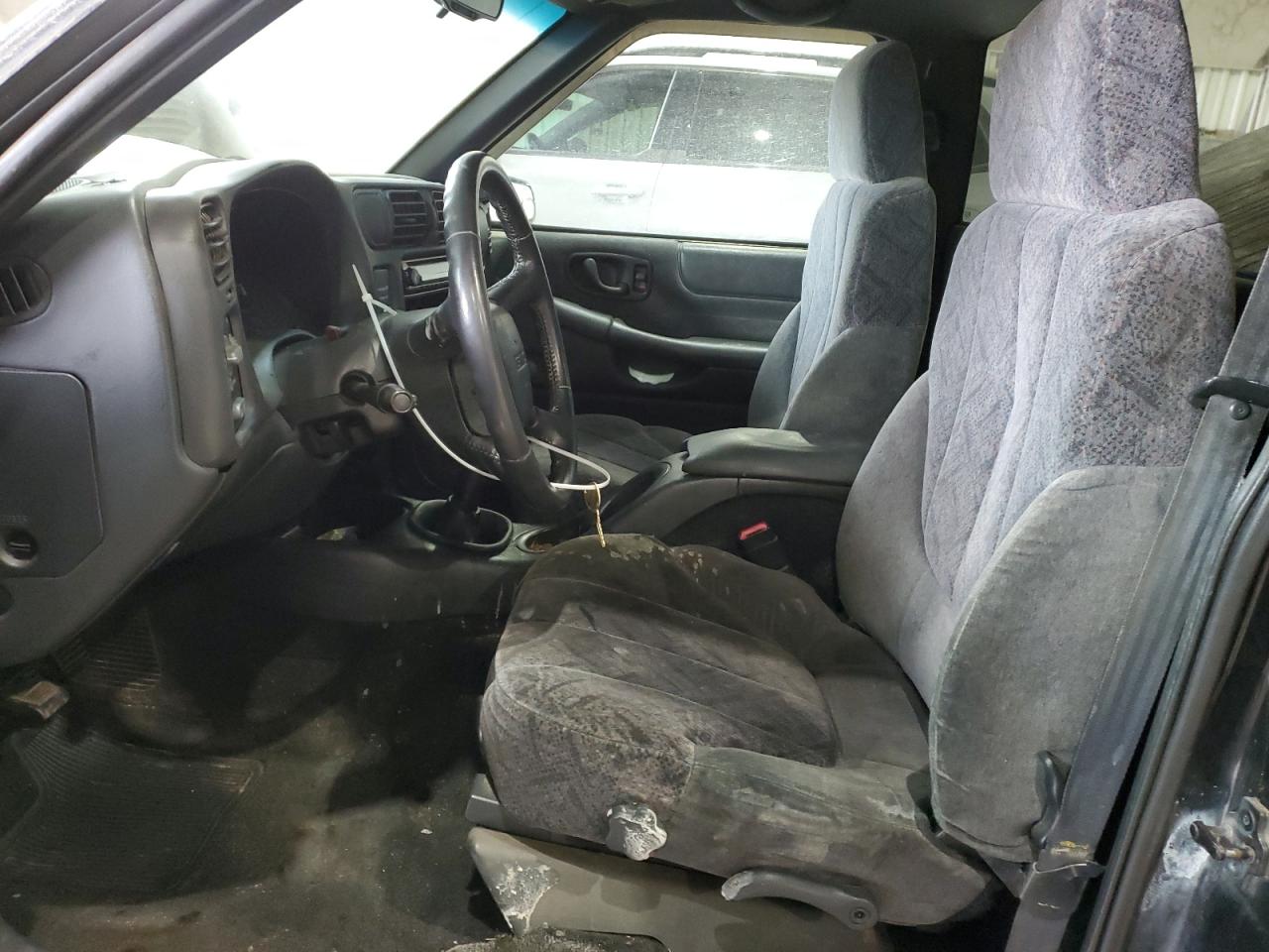 2002 GMC Sonoma VIN 1GTCS14WX28239250 Copart auction photo, front end / side damage thumbnail 7