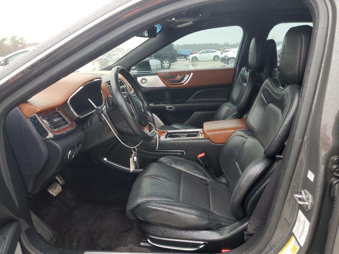 2018 Lincoln Continental VIN 1LN6L9BC0J5612423 Copart auction photo, front end damage thumbnail 7