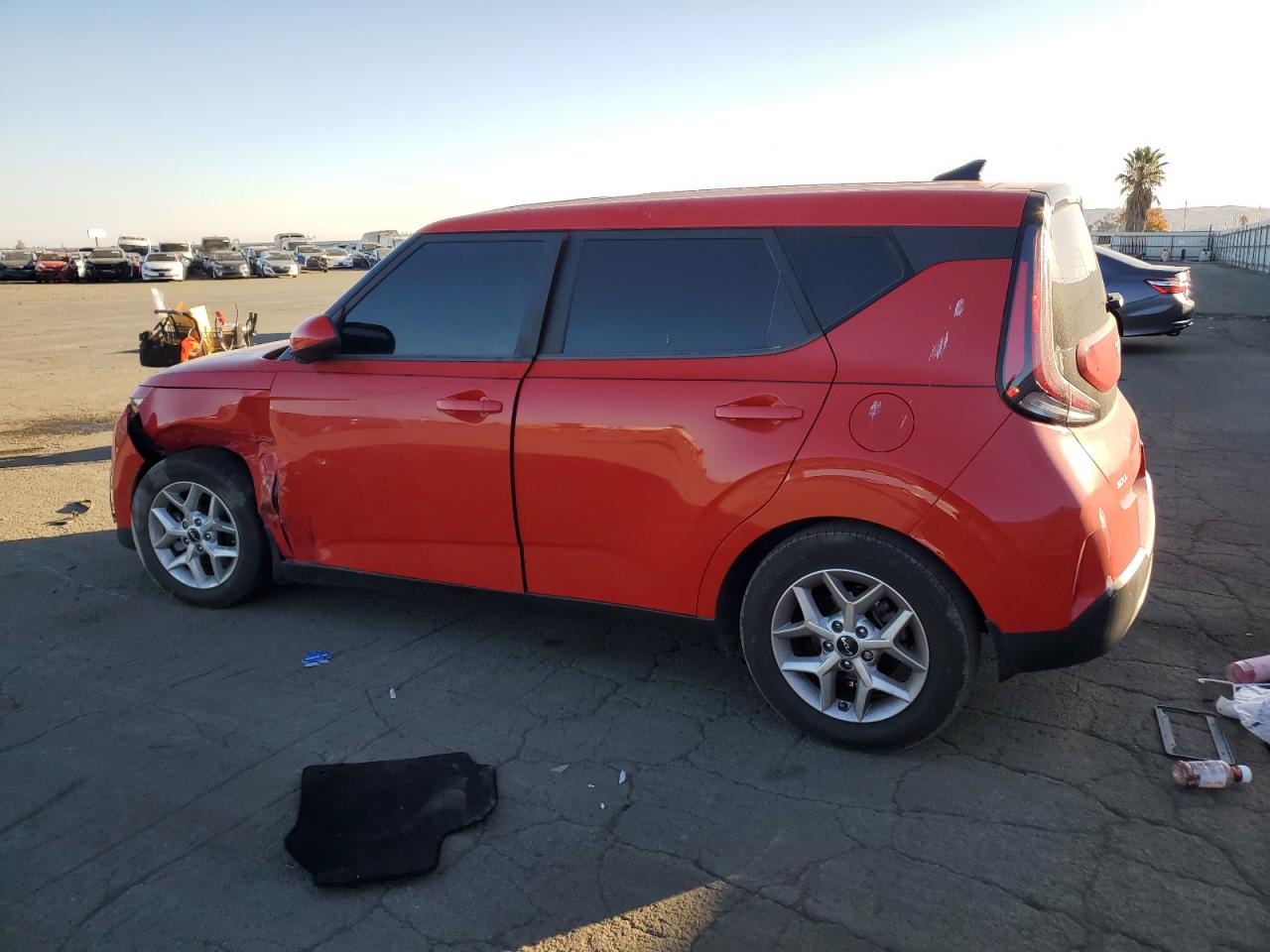2023 KIA Soul VIN KNDJ23AU6P7189563 Copart auction photo, side / front end damage thumbnail 2