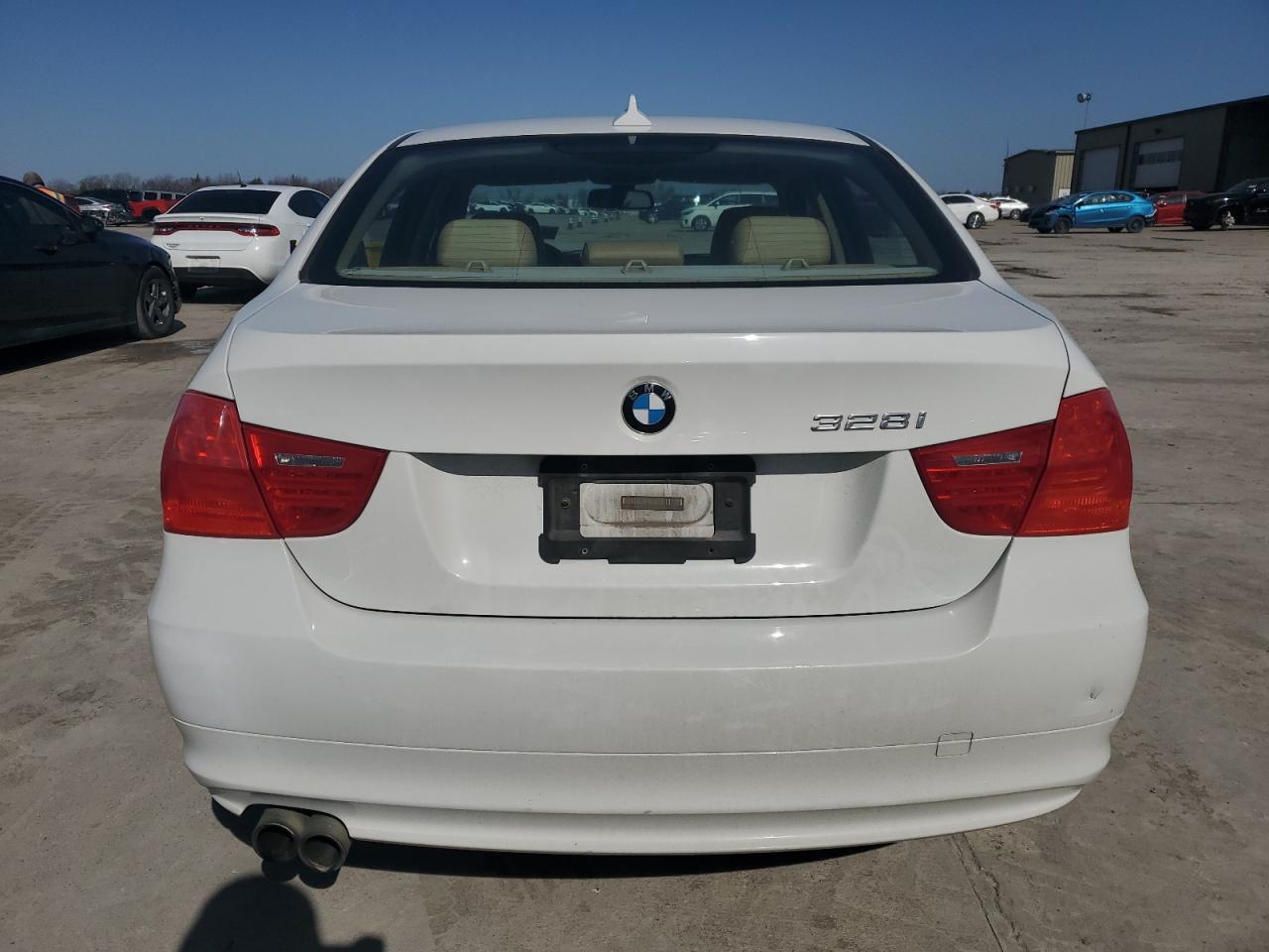 2011 BMW 3er VIN WBAPH5G57BNM75945 Copart auction photo, mechanical damage thumbnail 6