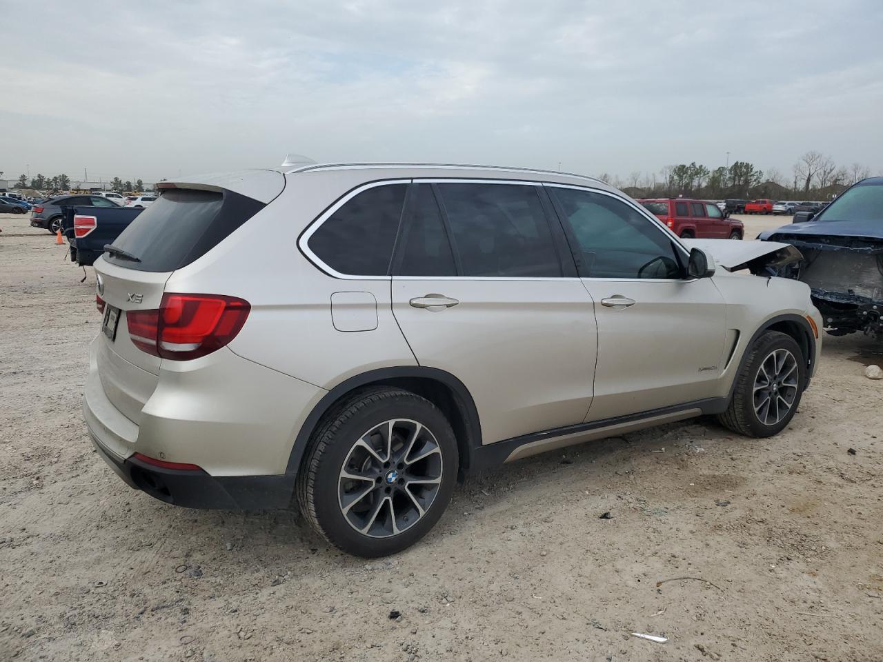 2014 BMW X5 VIN 5UXKS4C54E0J96015 Copart auction photo, front end / minor dent/scratches damage thumbnail 3