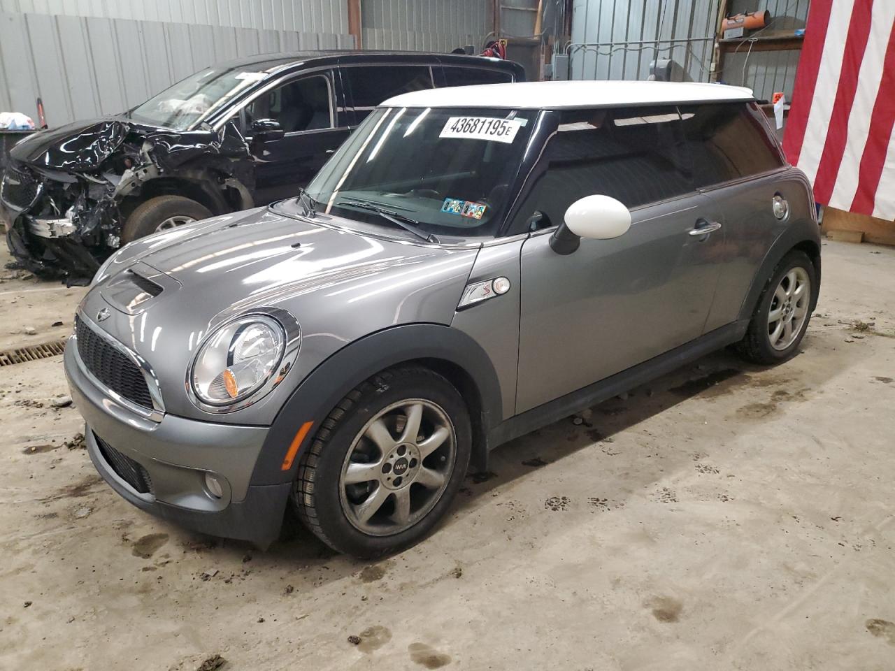 2009 MINI Cooper VIN WMWMF73559TW80034