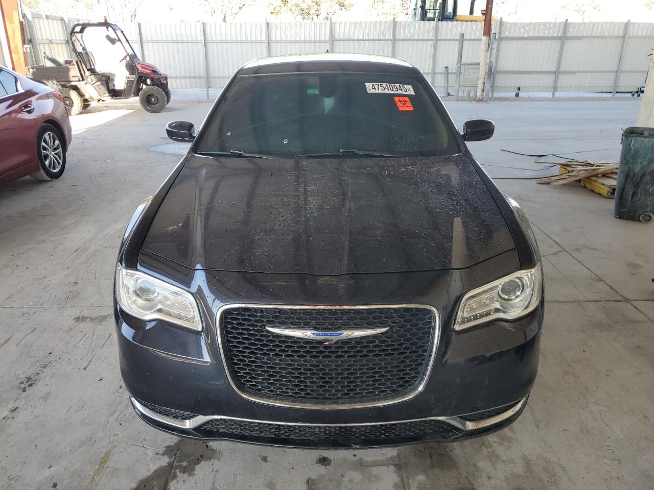 2019 Chrysler 300 VIN 2C3CCAAG2KH565231 Copart auction photo, water/flood / minor dent/scratches damage thumbnail 5