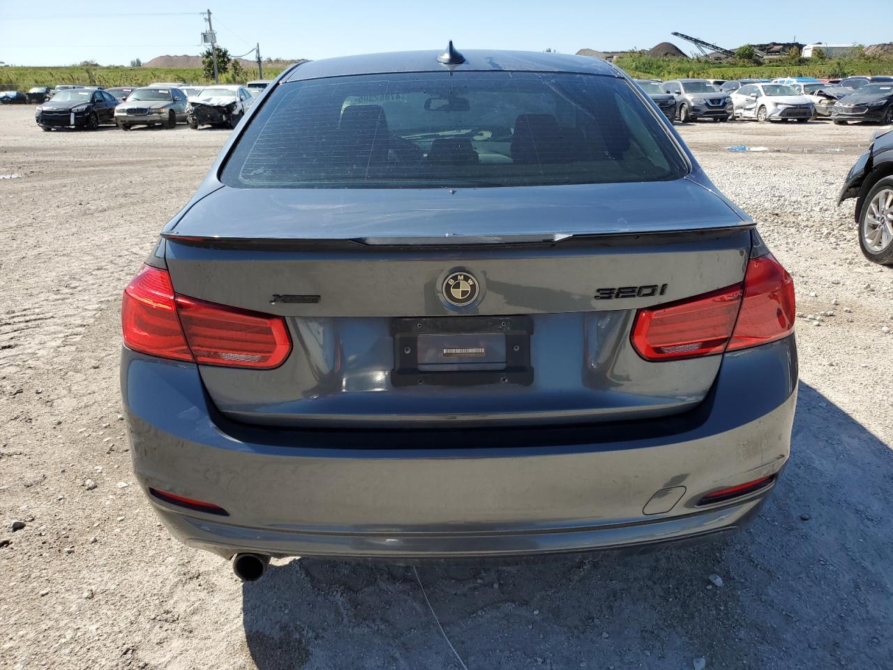 2016 BMW 3er VIN WBA8E5G58GNT93775 Copart auction photo, front end / minor dent/scratches damage thumbnail 6
