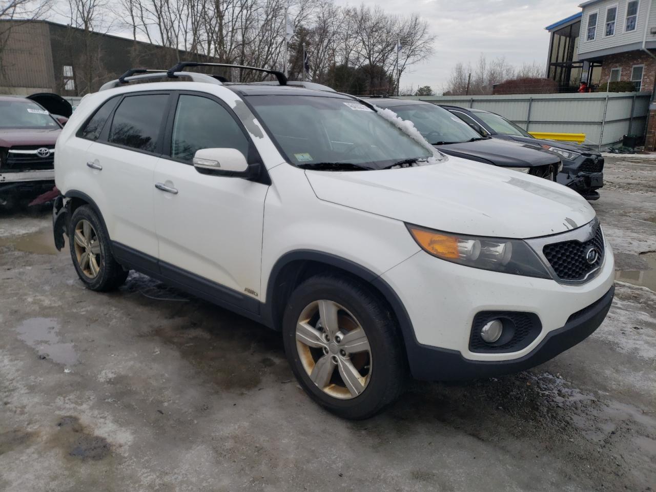 2013 KIA Sorento VIN 5XYKUDA23DG374347 Copart auction photo, rear end / minor dent/scratches damage thumbnail 4