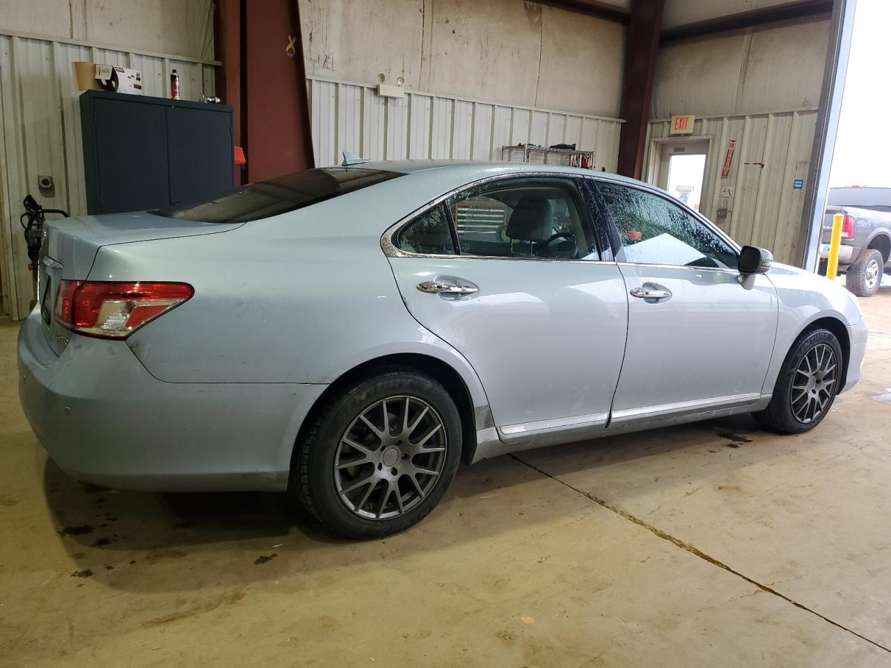 2010 Lexus ES VIN JTHBK1EG6A2392940 Copart auction photo, mechanical / minor dent/scratches damage thumbnail 3