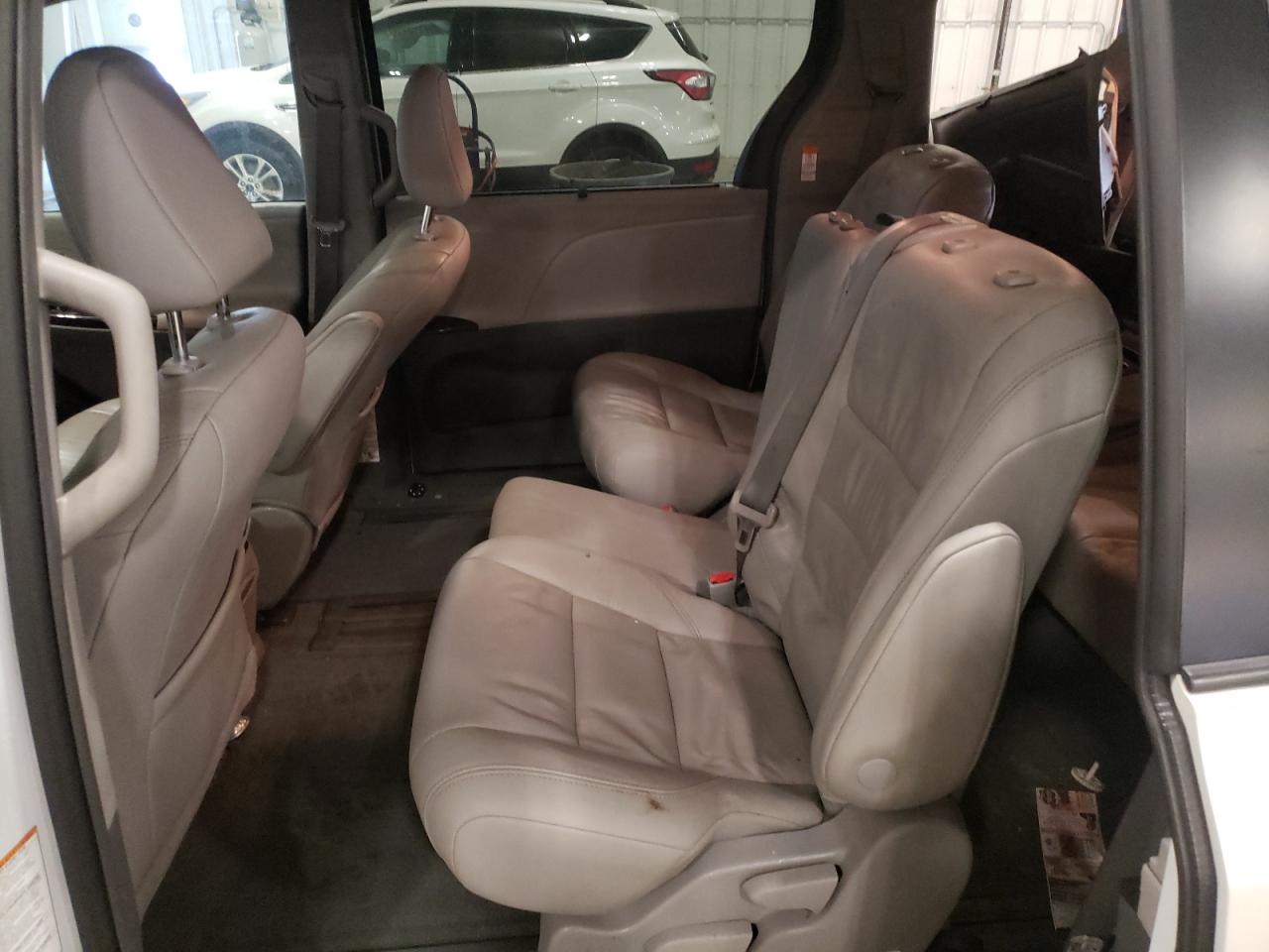 2018 Toyota Sienna VIN 5TDYZ3DC5JS943112 Copart auction photo, rear end / side damage thumbnail 11