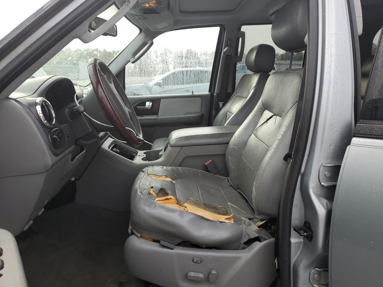 2006 Ford Expedition VIN 1FMFU19586LA34936 Copart auction photo, front end / mechanical damage thumbnail 7