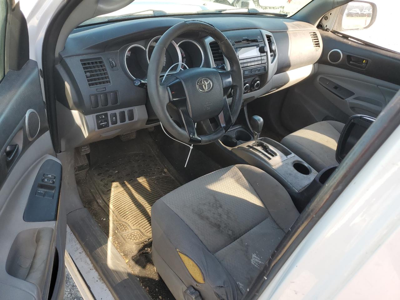 2012 Toyota Tacoma VIN 5TFTX4CN7CX014710 Copart auction photo, vandalism / rear end damage thumbnail 8