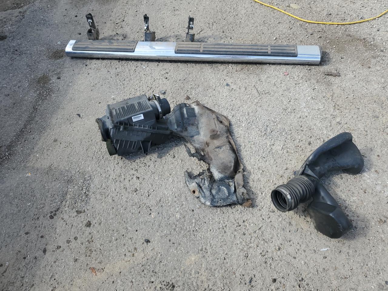 2011 Chevrolet Silverado VIN 1GCRCSE09BZ436850 Copart auction photo, all over damage thumbnail 12