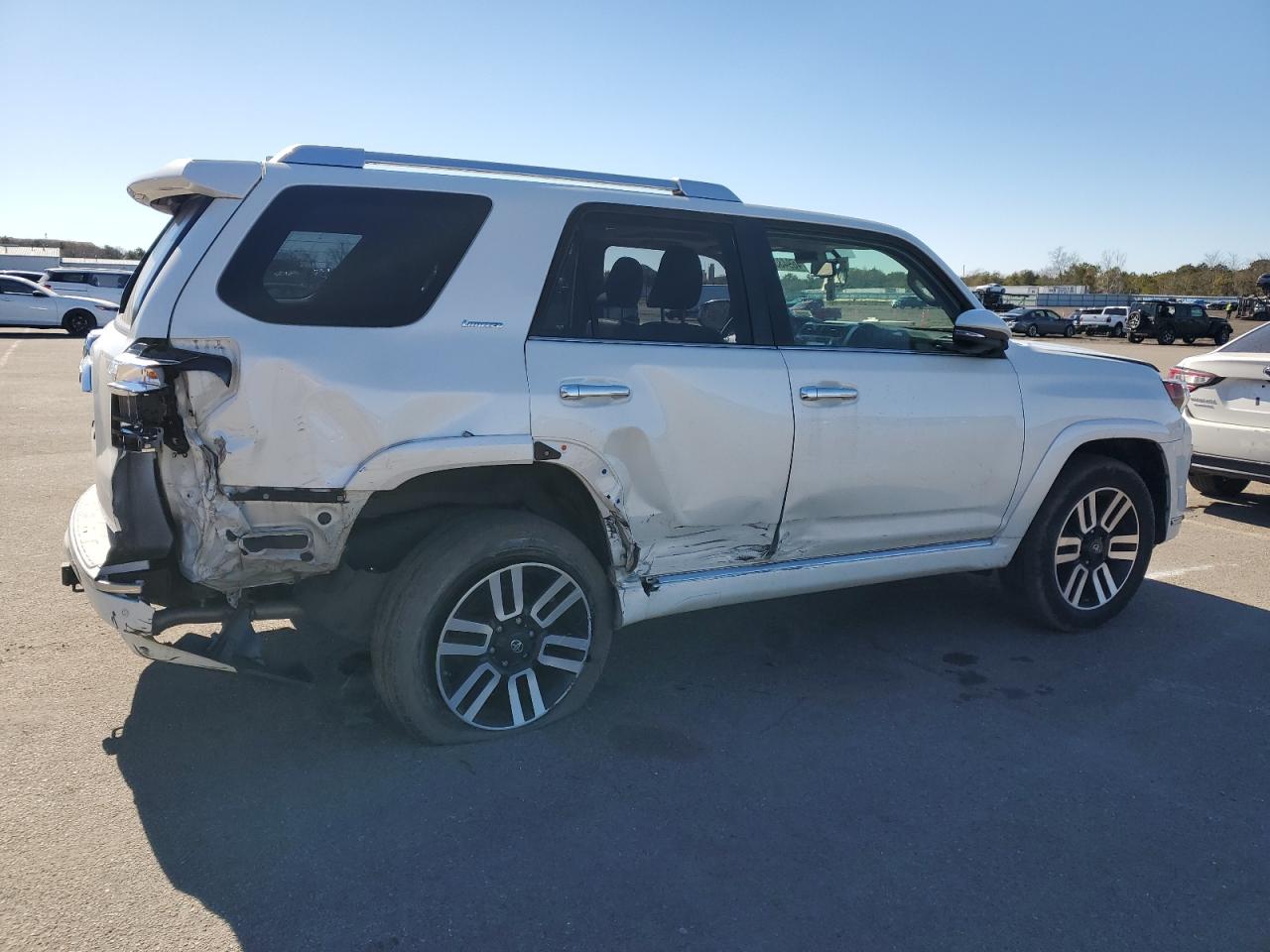 2019 Toyota 4Runner VIN JTEBU5JR9K5699640 Copart auction photo, rear end / side damage thumbnail 3