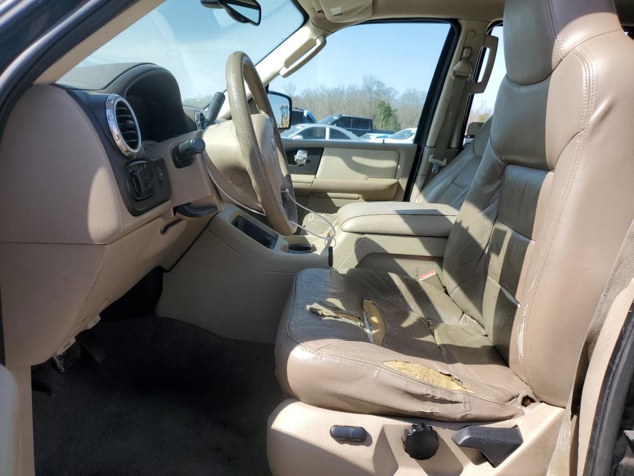 2003 Ford Expedition VIN 1FMRU15WX3LB45558 Copart auction photo, front end damage thumbnail 7