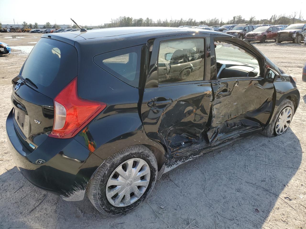 2015 Nissan Versa VIN 3N1CE2CPXFL407650 Copart auction photo, side / minor dent/scratches damage thumbnail 3
