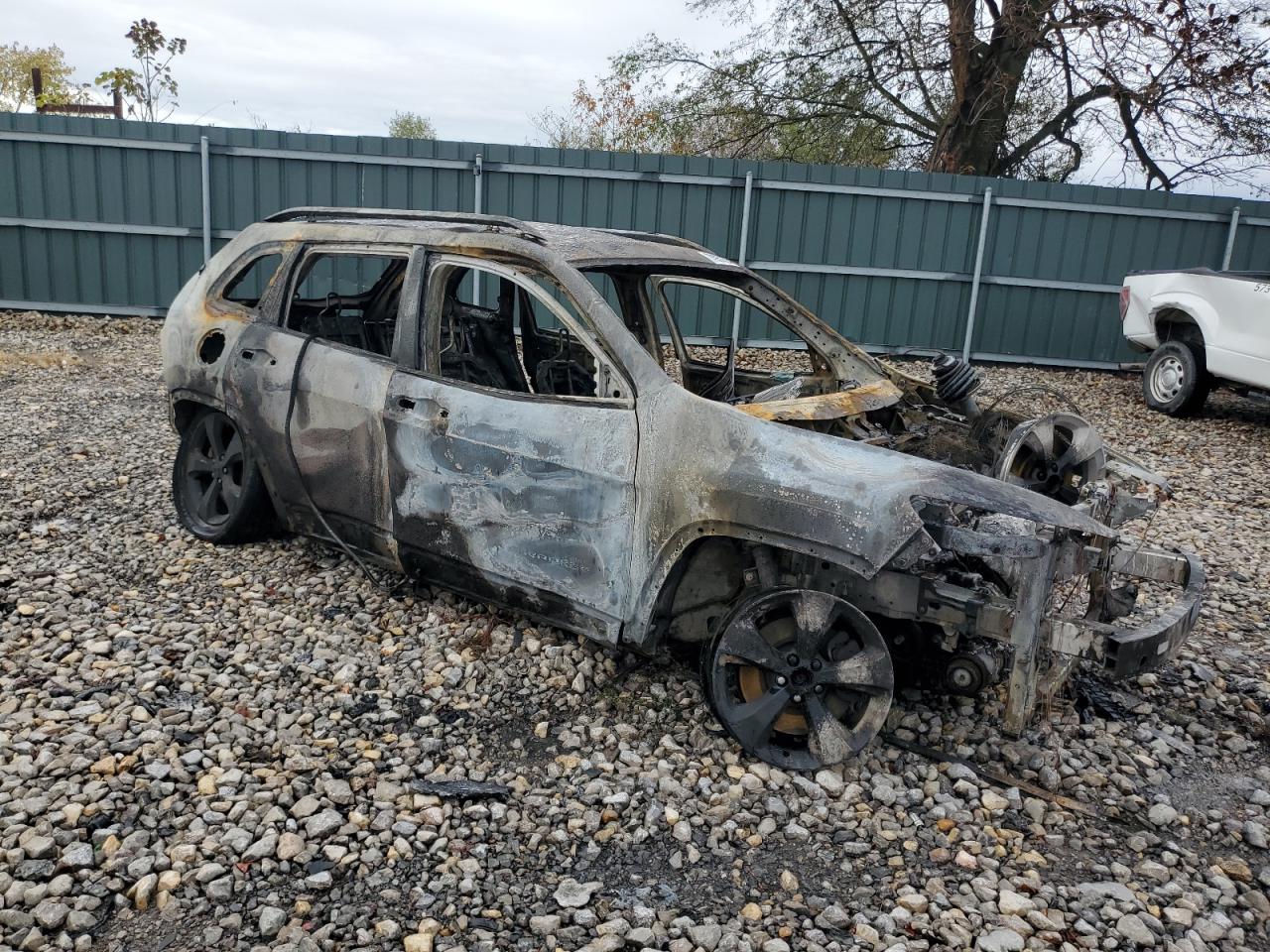 2016 Jeep Grand Cherokee VIN 1C4PJLCB1GW165685 Copart auction photo, burn damage thumbnail 4