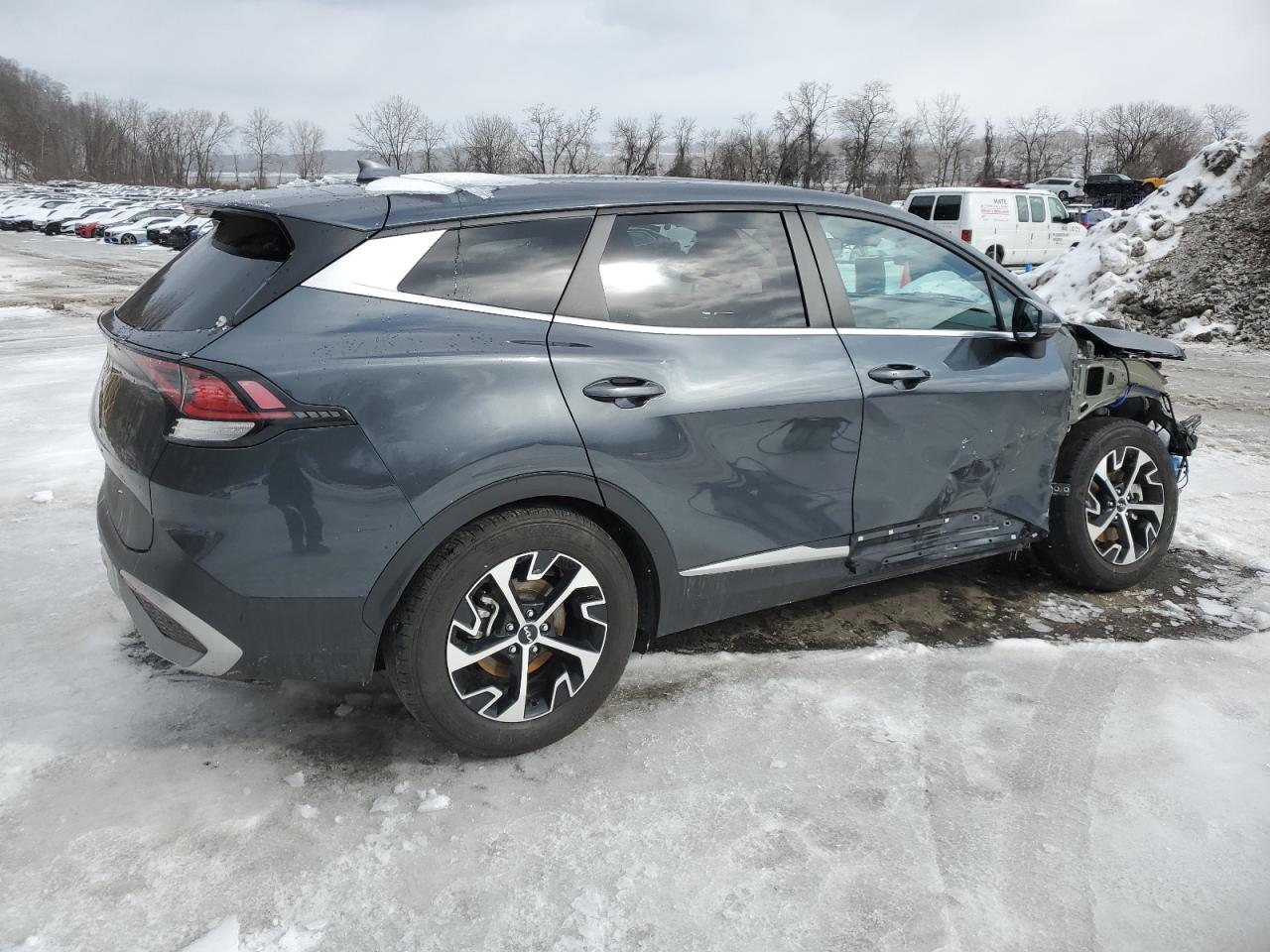 2023 KIA Sportage VIN 5XYK33AF3PG095694 Copart auction photo, front end / side damage thumbnail 3
