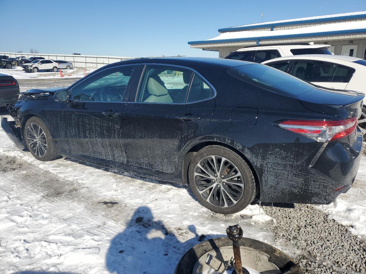 2018 Toyota Camry VIN 4T1B11HK6JU043345 Copart auction photo, front end / minor dent/scratches damage thumbnail 2
