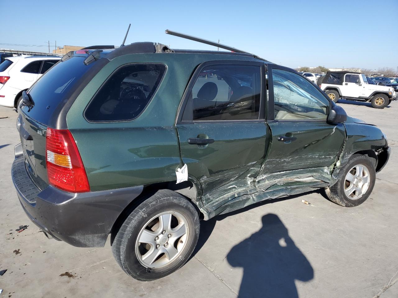 2005 KIA Sportage VIN KNDJF724857115374 Copart auction photo, rollover / all over damage thumbnail 3