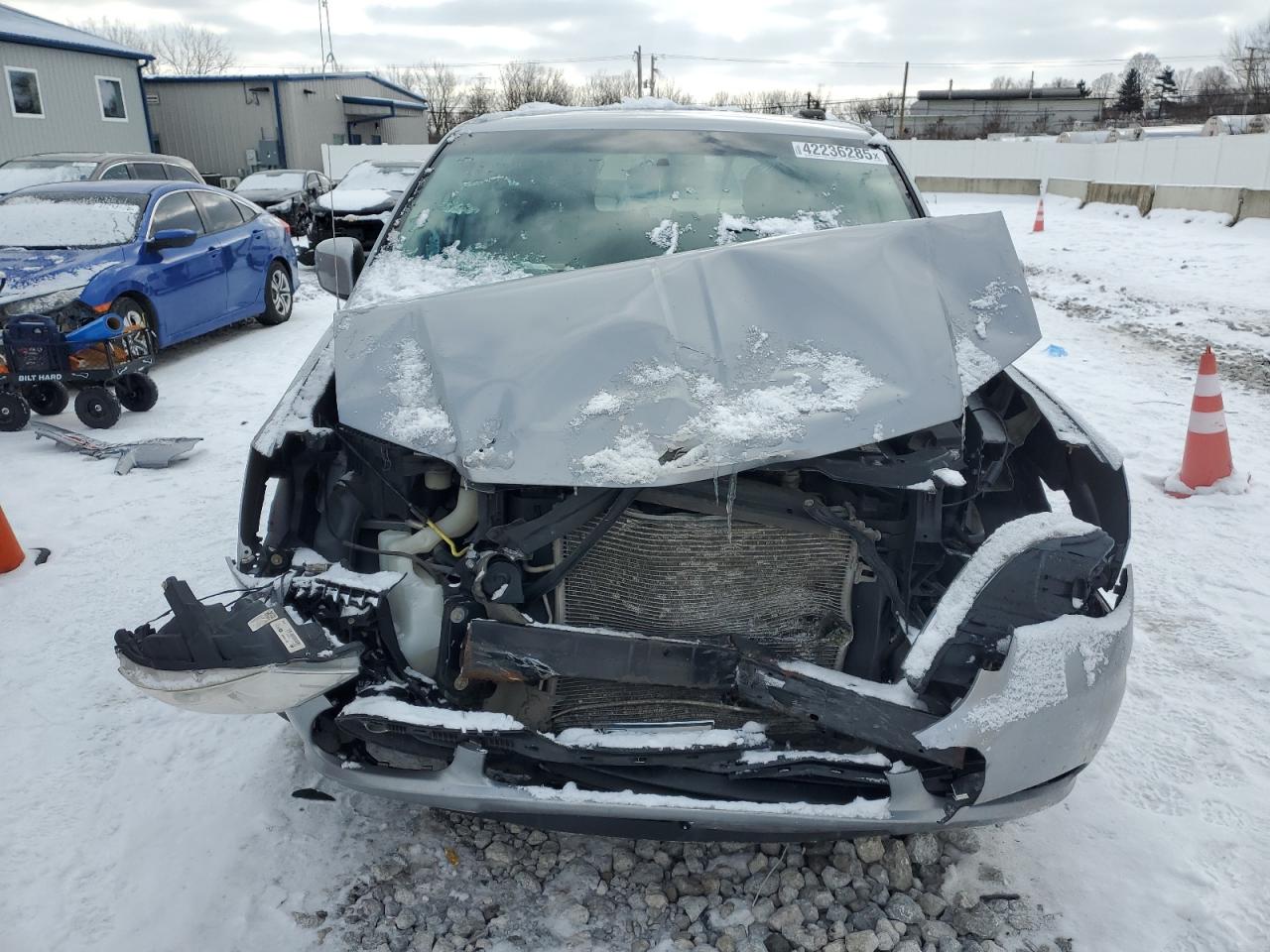2015 Chrysler Town & Country VIN 2C4RC1BG3FR601822 Copart auction photo, front end damage thumbnail 5