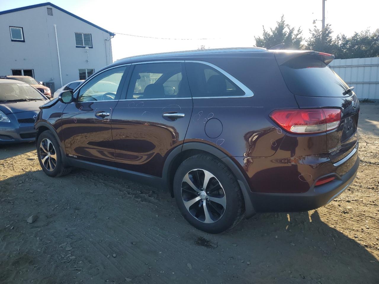 2017 KIA Sorento VIN 5XYPHDA56HG318929 Copart auction photo, front end damage thumbnail 2