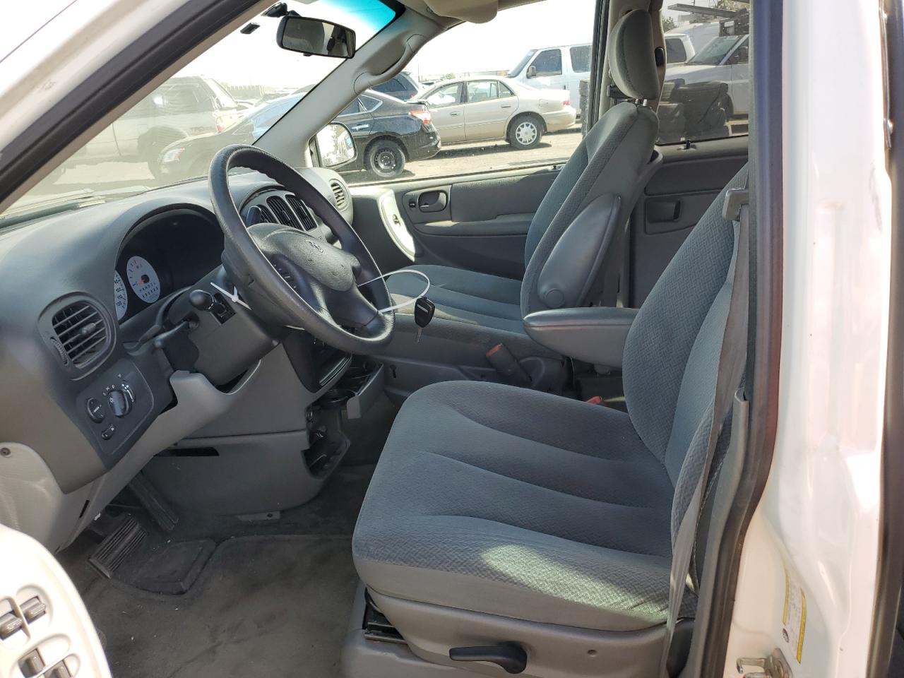 2005 Dodge Caravan VIN 2D4GP24R05R306260 Copart auction photo, front end damage thumbnail 7
