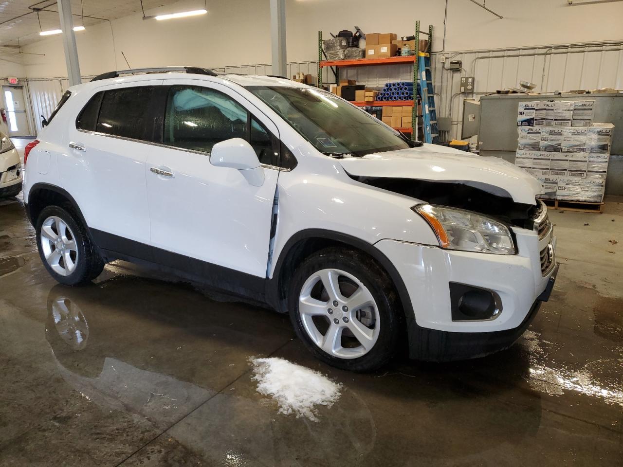 2015 Chevrolet Trax VIN 3GNCJTSB9FL245151 Copart auction photo, front end / rear end damage thumbnail 4