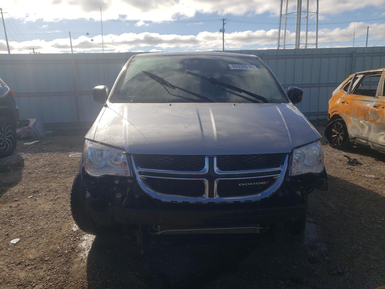 2019 Dodge Caravan VIN 2C4RDGBG5KR677813 Copart auction photo, side damage thumbnail 5