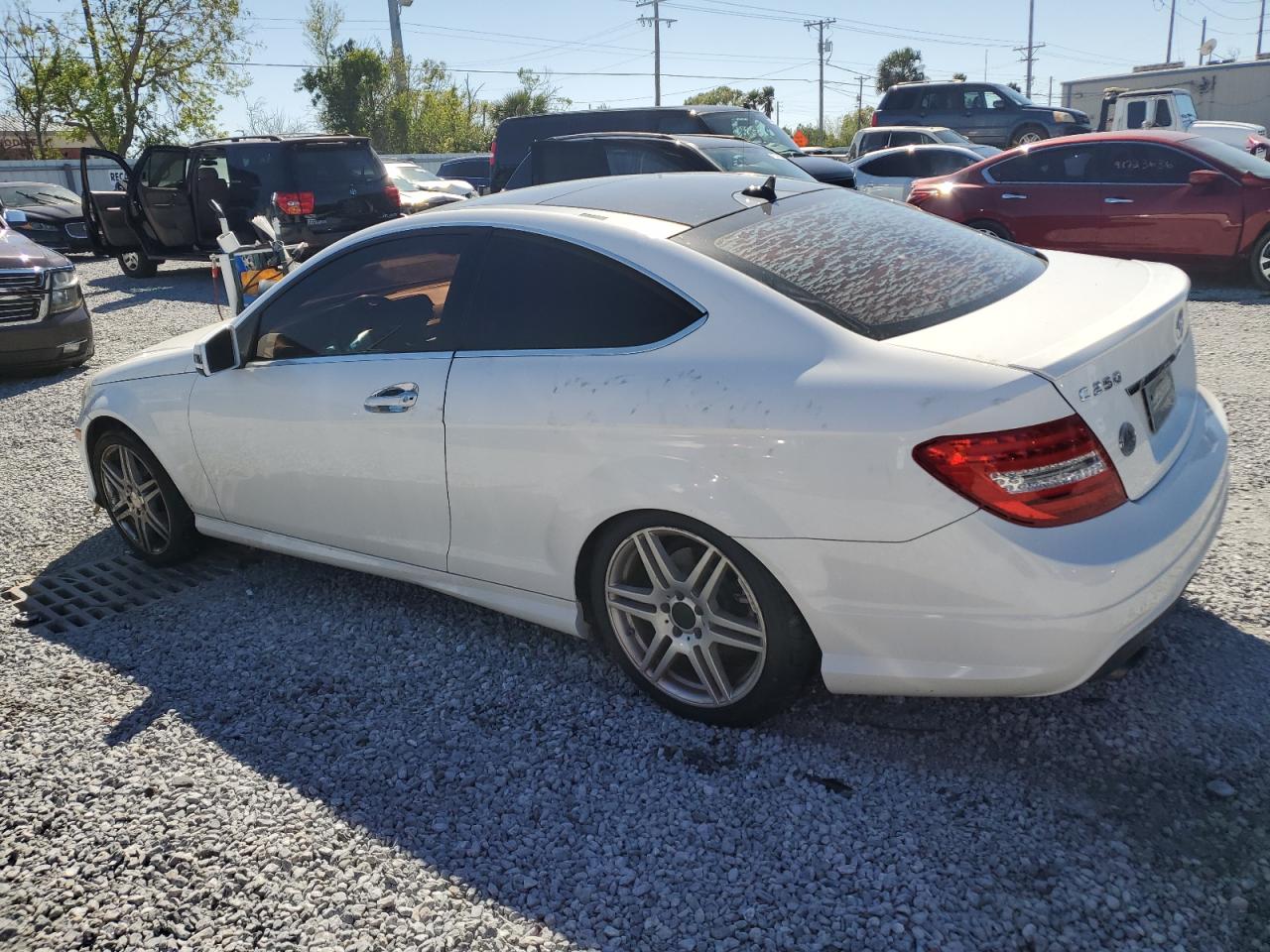2015 Mercedes-Benz C-klasse VIN WDDGJ4HB2FG422723 Copart auction photo, side damage thumbnail 2