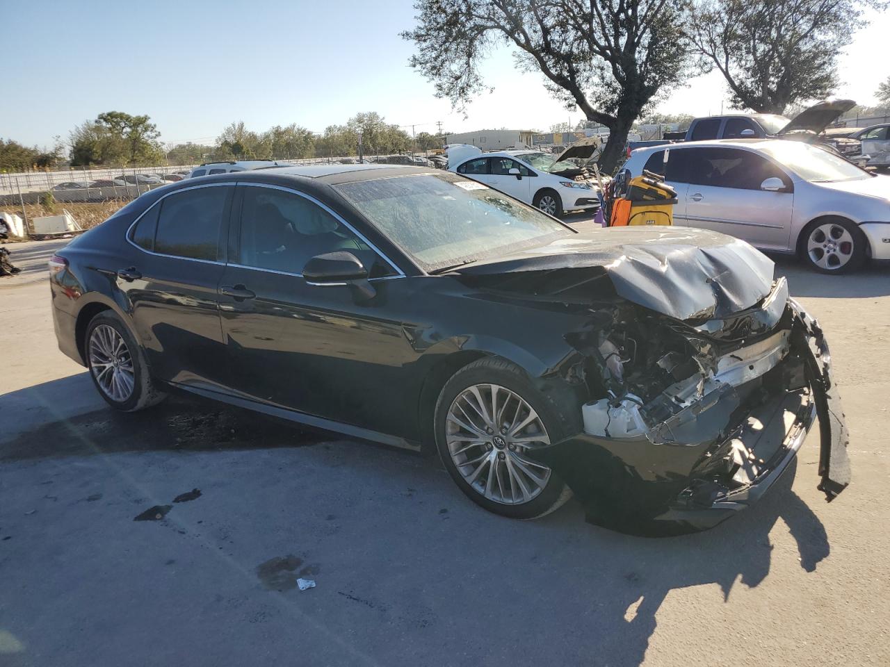2019 Toyota Camry VIN 4T1B11HK2KU695042 Copart auction photo, front end damage thumbnail 4