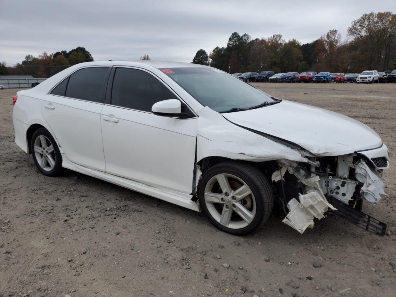 2014 Toyota Camry VIN 4T1BF1FK8EU333385 Copart auction photo, front end / minor dent/scratches damage thumbnail 4