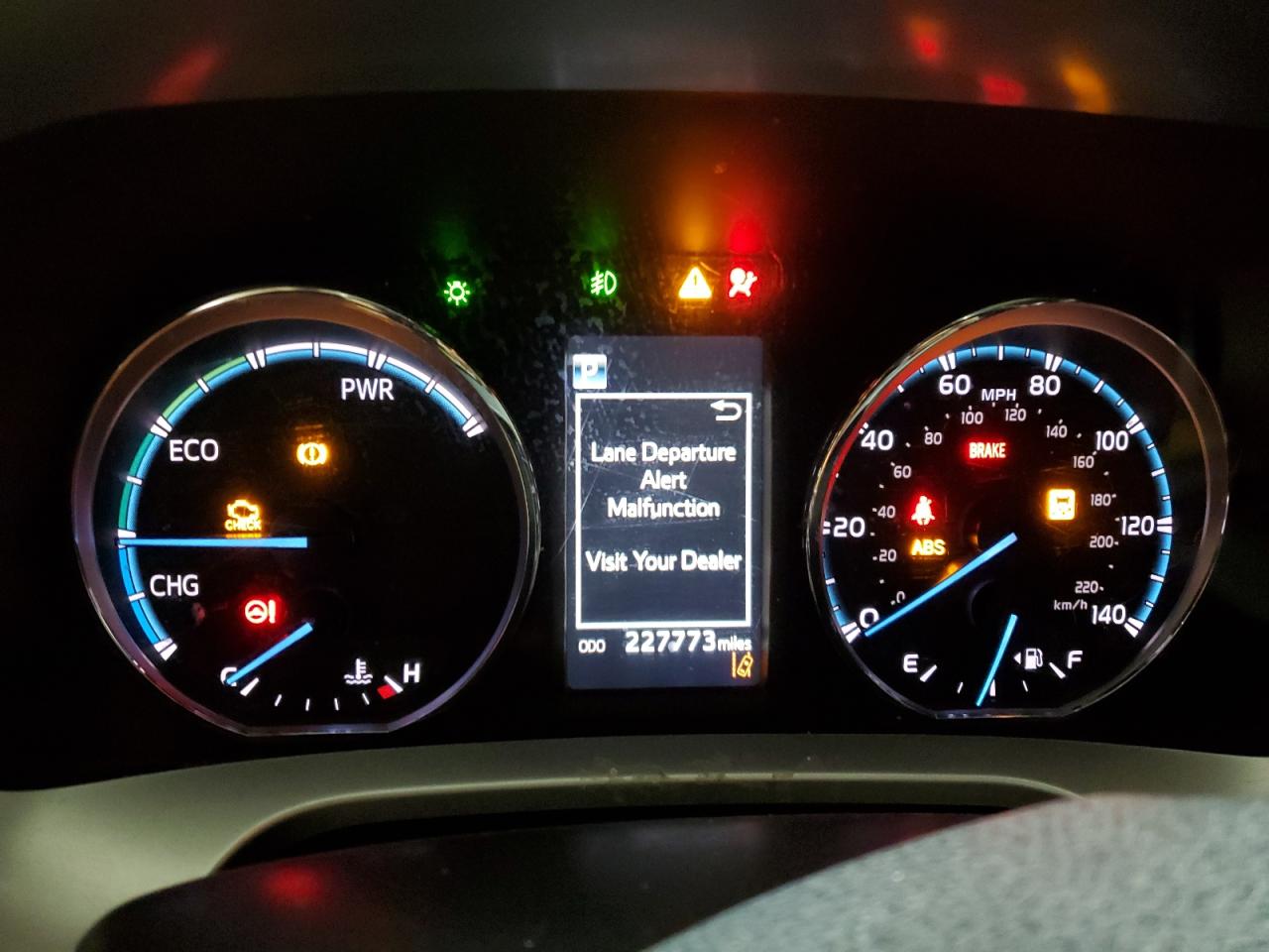 2018 Toyota RAV 4 VIN JTMRJREV3JD199472 Copart auction photo, all over damage thumbnail 9