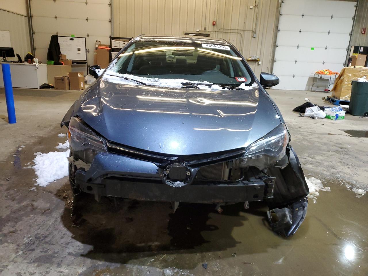 2018 Toyota Corolla VIN 5YFBURHE0JP807224 Copart auction photo, front end / rear end damage thumbnail 5