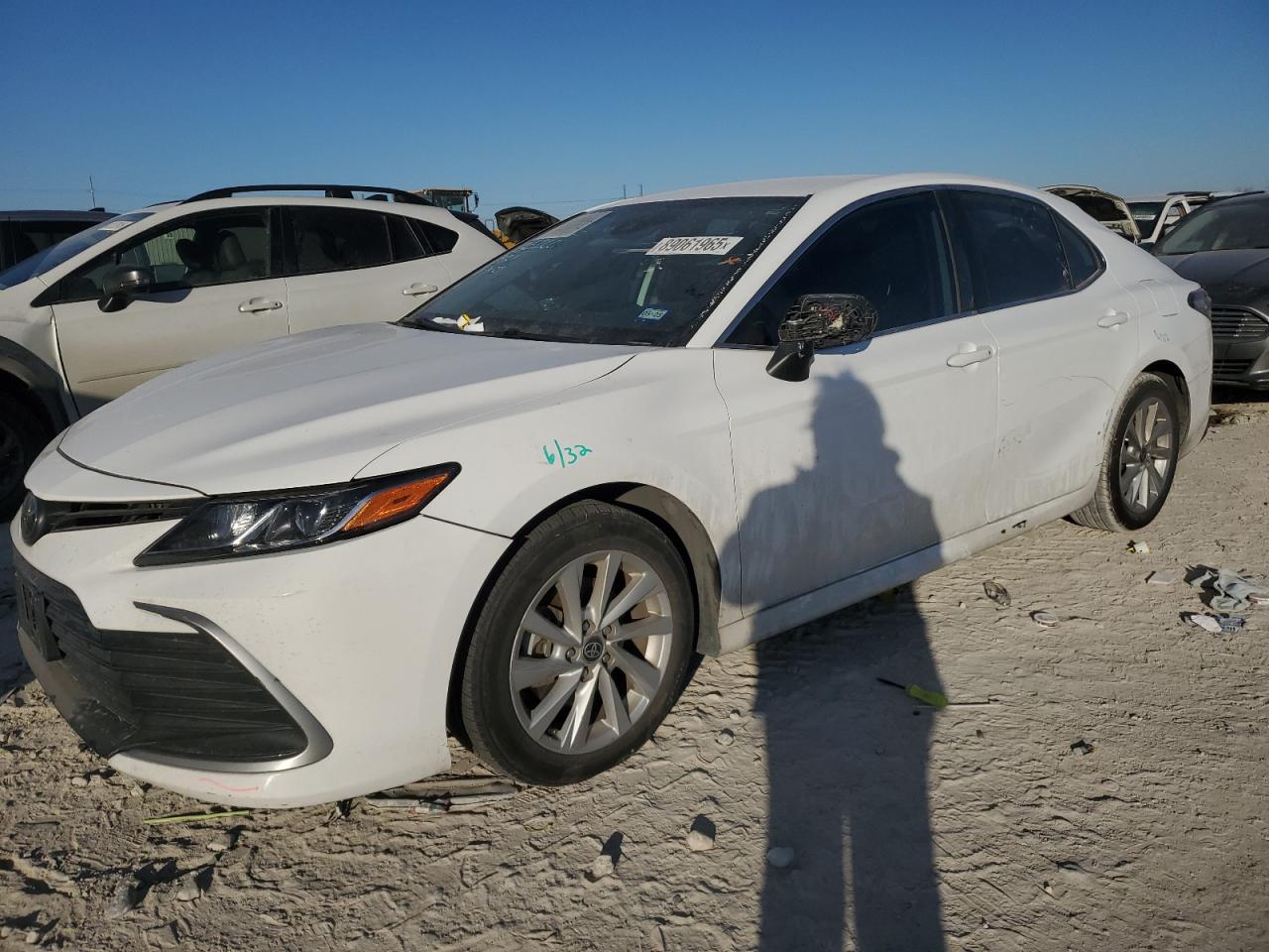 2021 Toyota Camry VIN 4T1C11AK4MU583246