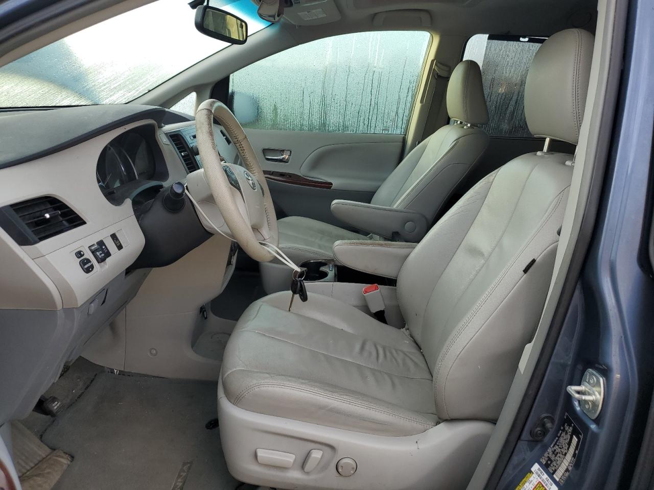 2013 Toyota Sienna VIN 5TDYK3DC5DS390132 Copart auction photo, rear end damage thumbnail 7