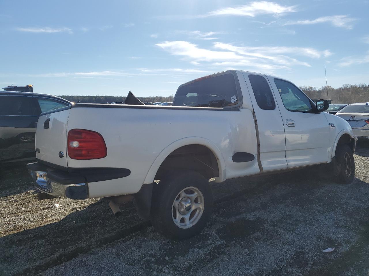 1998 Ford F-150 VIN 1FTZX08W6WKA55383 Copart auction photo, side / front end damage thumbnail 3