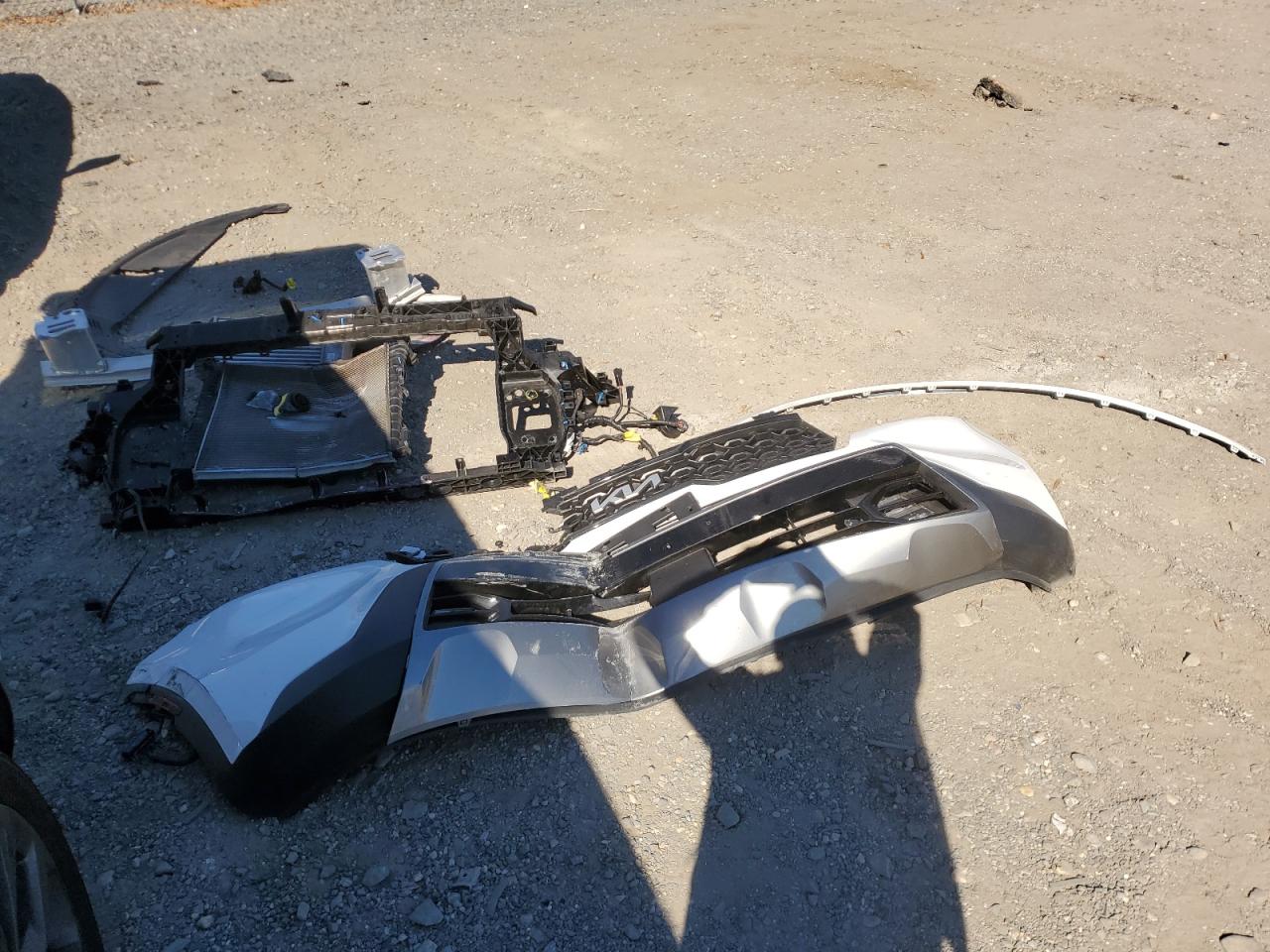 2022 KIA Sorento VIN 5XYRHDLF9NG115141 Copart auction photo, front end / mechanical damage thumbnail 13
