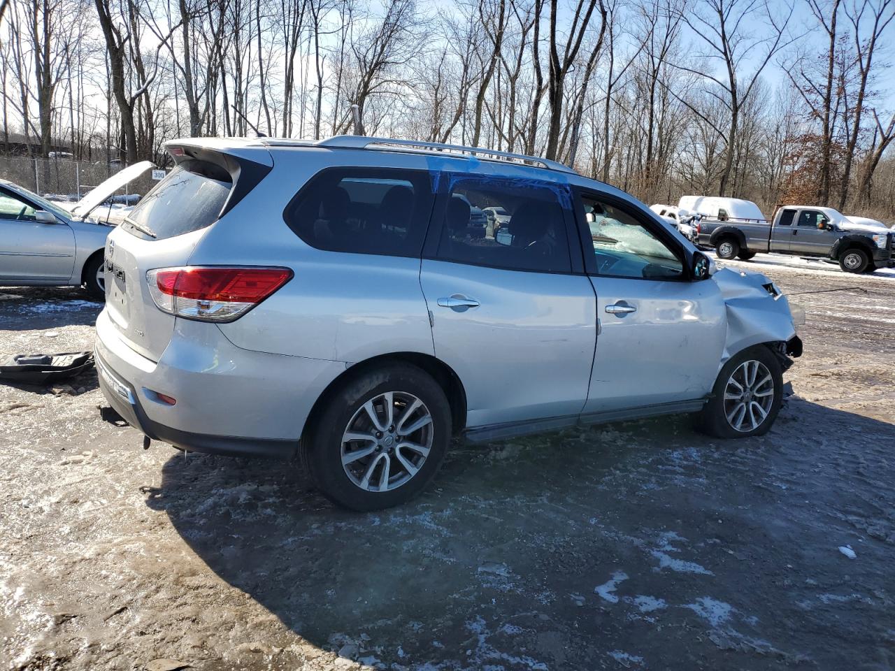 2016 Nissan Pathfinder VIN 5N1AR2MM1GC648681 Copart auction photo, front end / minor dent/scratches damage thumbnail 3
