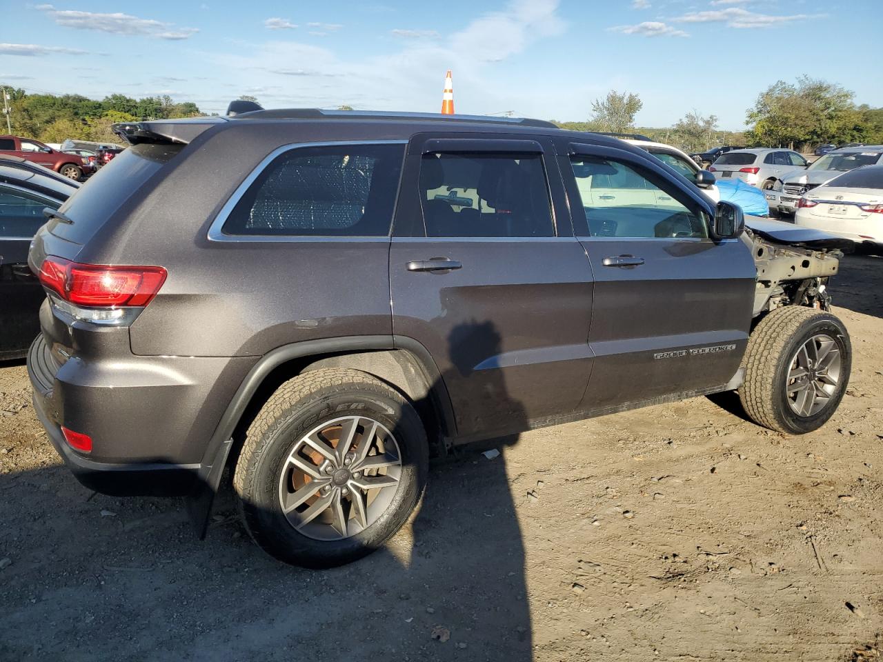 2020 Jeep Grand Cherokee VIN 1C4RJFAG8LC377620 Copart auction photo, front end damage thumbnail 3