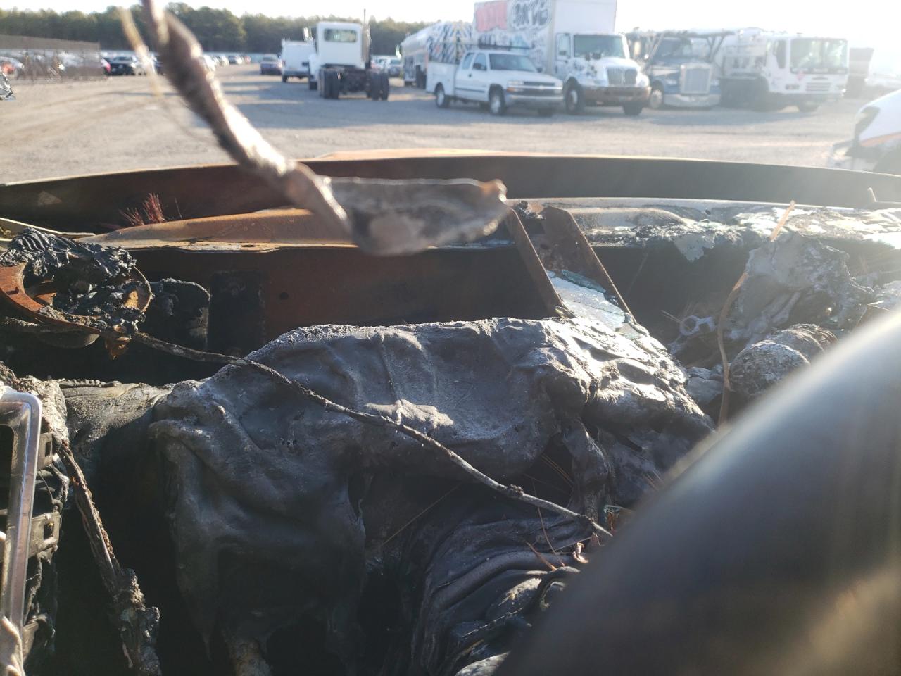 2018 RAM 5500 VIN 3C7WRNBL0JG177863 Copart auction photo, burn / mechanical damage thumbnail 8