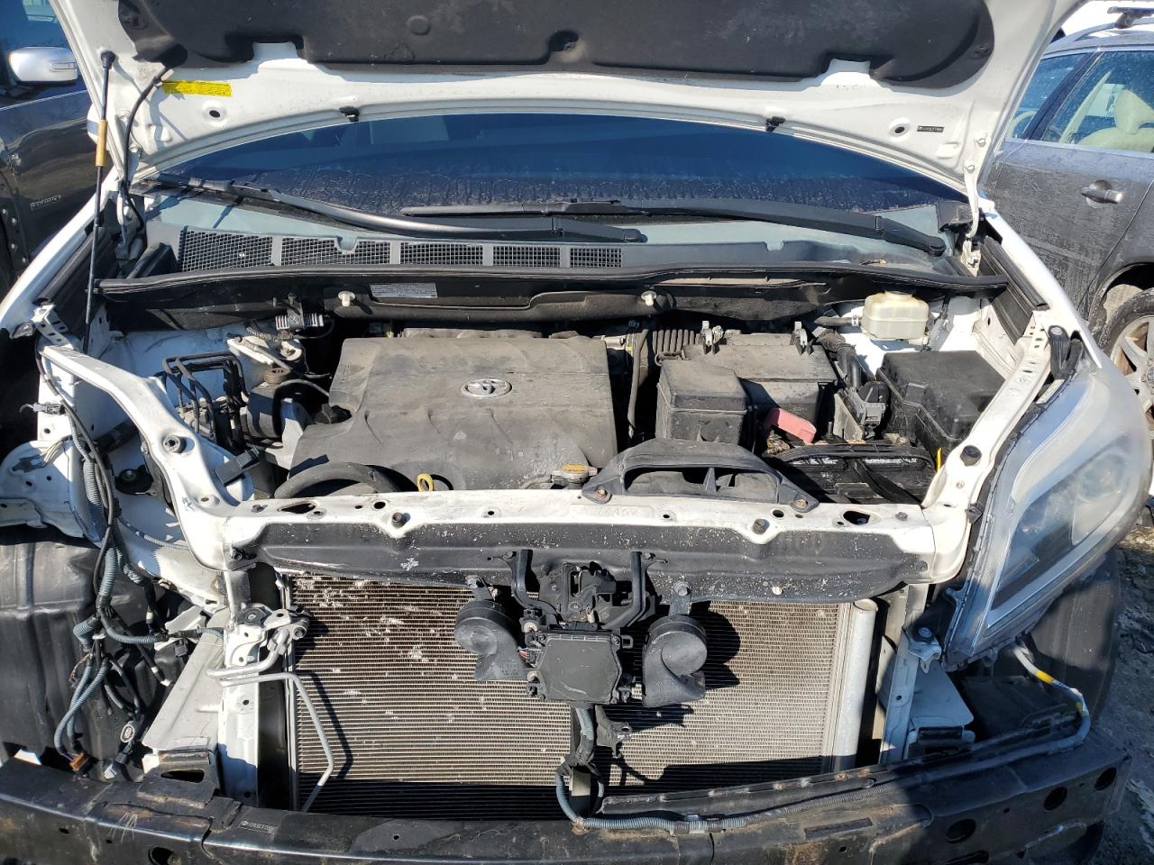 2015 Toyota Sienna VIN 5TDYK3DC3FS598867 Copart auction photo, front end damage thumbnail 12