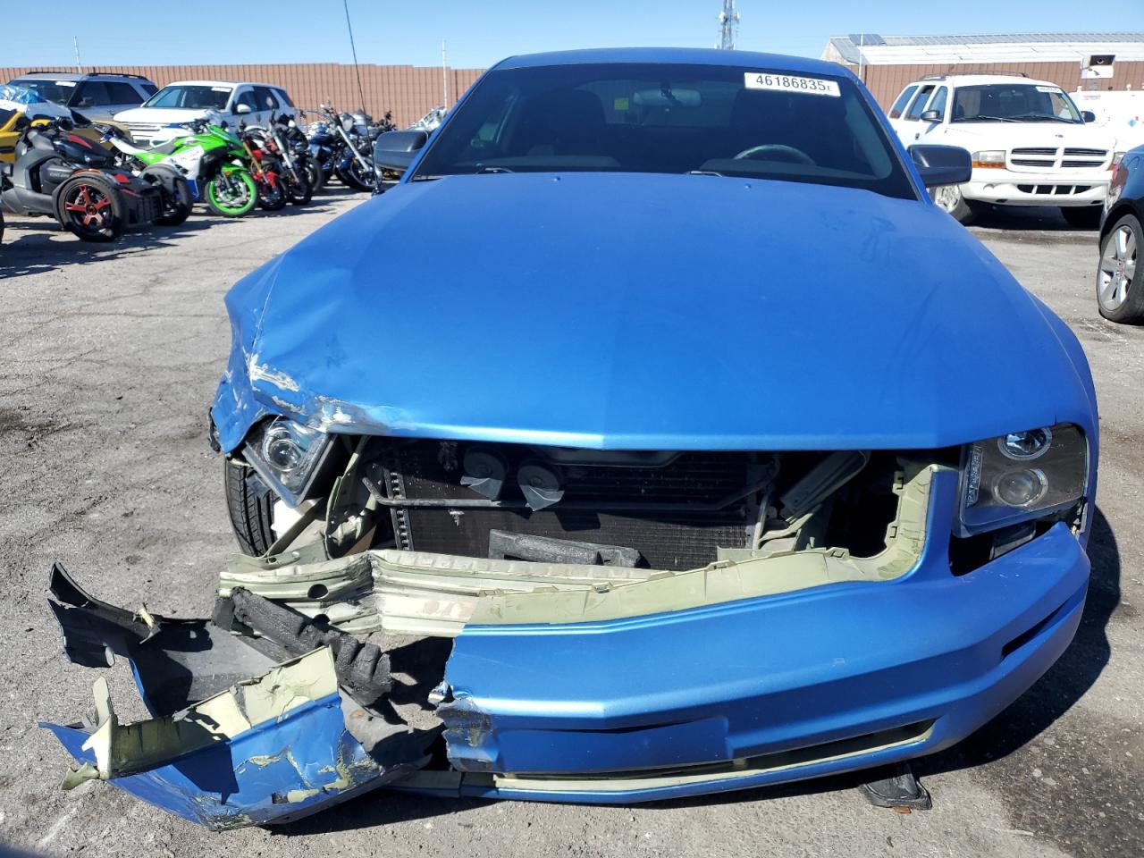 2005 Ford Mustang VIN 1ZVFT80N855188561 Copart auction photo, front end / side damage thumbnail 5