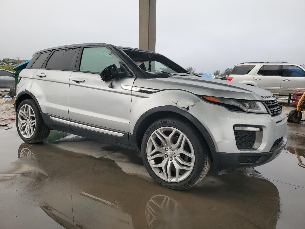 2017 Land Rover Range Rover VIN SALVR2BG0HH196545 Copart auction photo, rollover / minor dent/scratches damage thumbnail 4