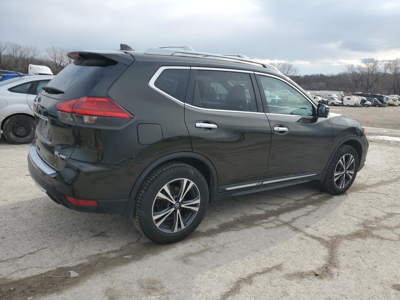 2017 Nissan Rogue VIN 5N1AT2MV2HC786404 Copart auction photo, all over / minor dent/scratches damage thumbnail 3
