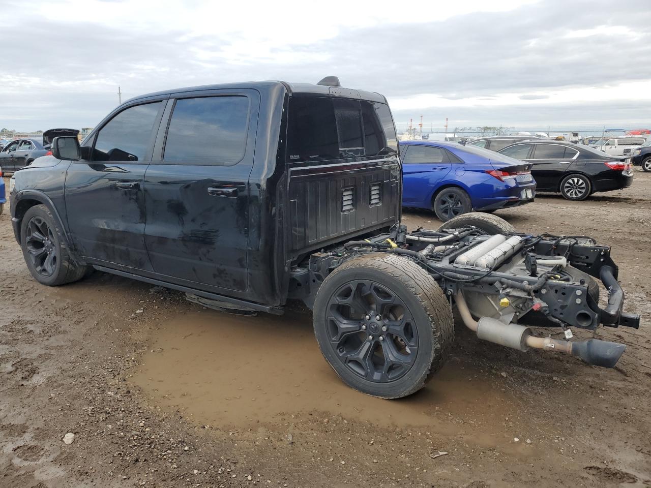 2020 RAM 1500 VIN 1C6SRFHT2LN393417 Copart auction photo, rear end / minor dent/scratches damage thumbnail 2