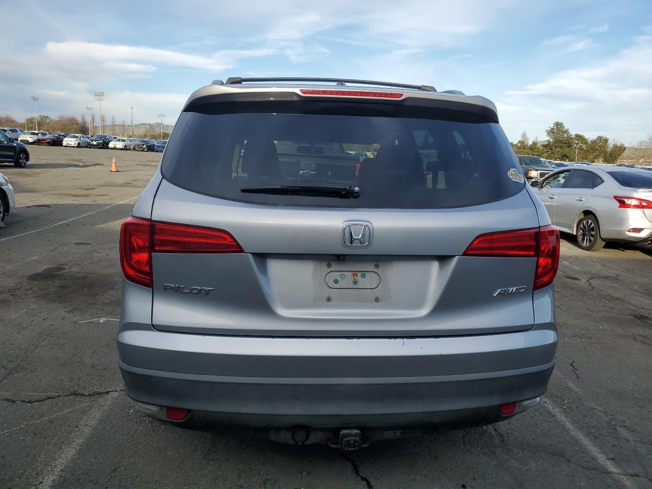 2017 Honda Pilot VIN 5FNYF6H58HB026816 Copart auction photo, side / all over damage thumbnail 6